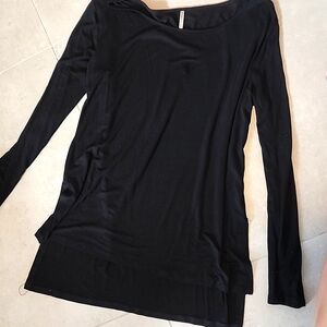 Long-sleeved black top